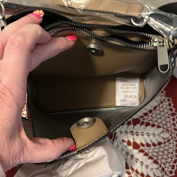 NWT French Connection Bucket Shoulder bag. Price firm - Picture 6 of 12
